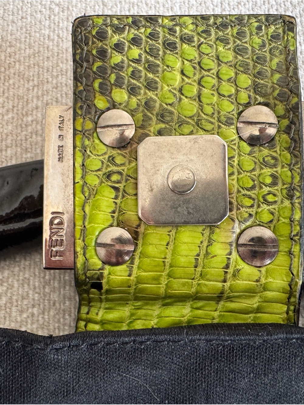 Rare early 2000s Fendi Baguette FEN0610A with embroidered flowers and green trim - Picture 5 of 8